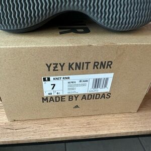 Yeezy knit runner stone onyx